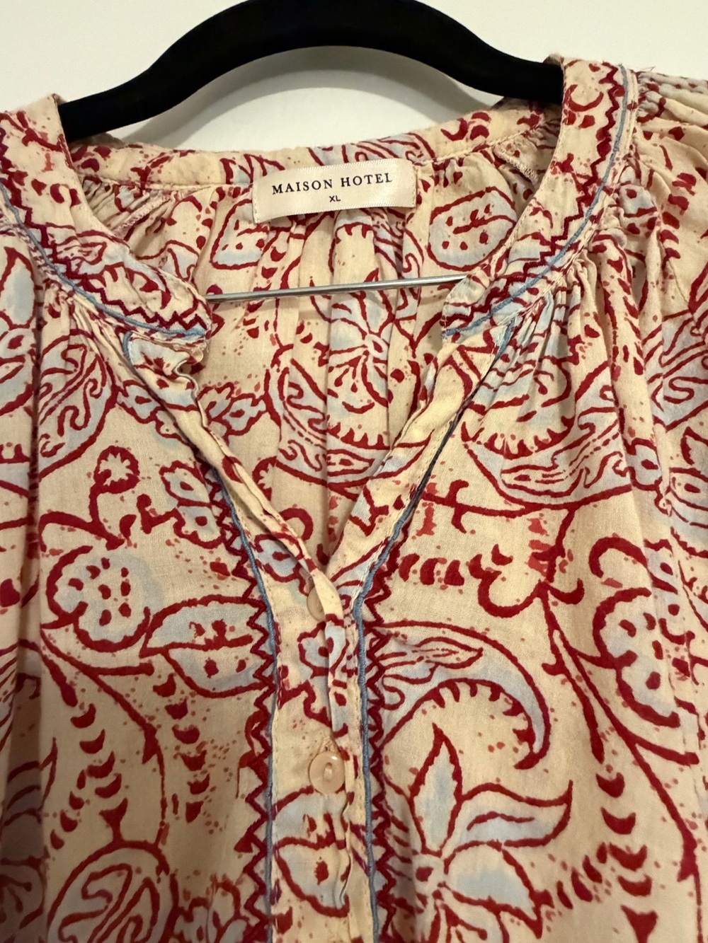 Maison Hotel Lina Blouse – Red & Blue Paisley Block Print XL - Picture 4 of 5